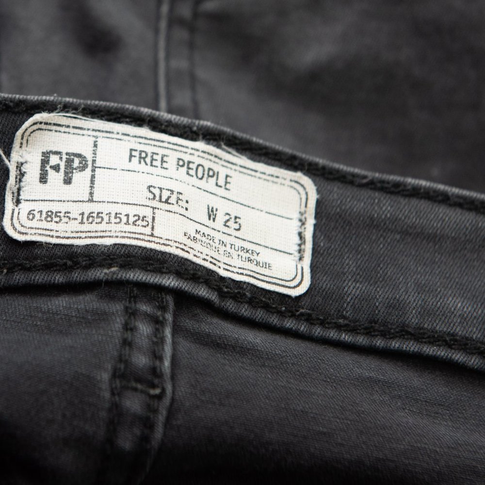 Free People Busted Skinny Jeans High Waist Denim Distressed Black Size 25 - Picture 3 of 6